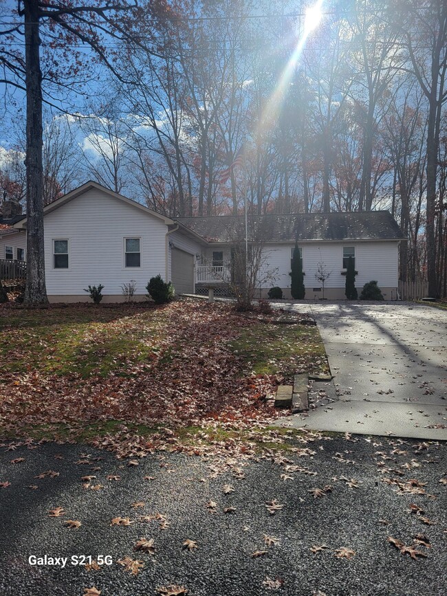 Building Photo - 140 Shelley Ln