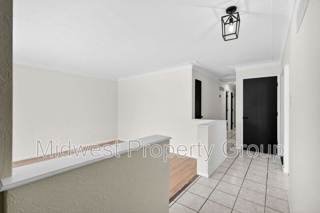 Building Photo - 5165 Westwood Dr