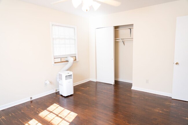 Building Photo - 114 Stratford Ct