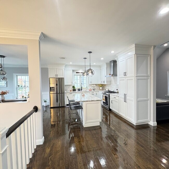 Building Photo - 259 Oakwood Ave
