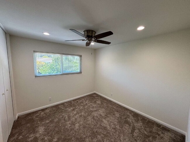 Building Photo - 475 Monti Cir