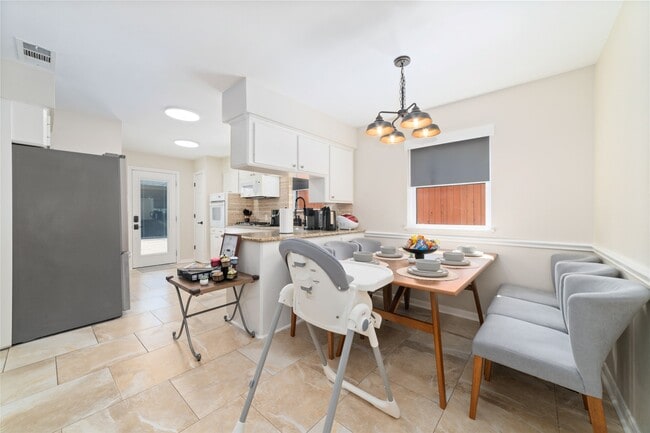 Building Photo - 5727 Capello Dr