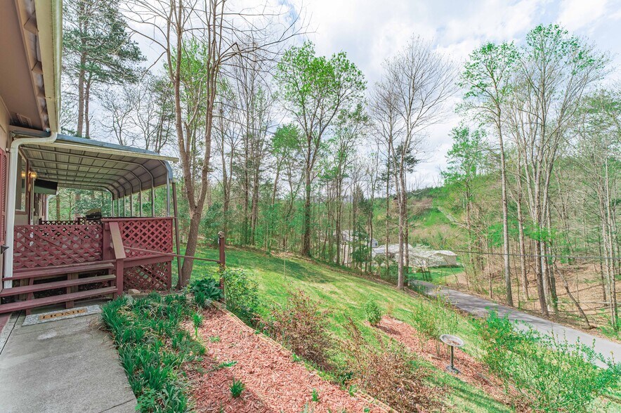 Building Photo - 1748 Paulas Huskey Cir