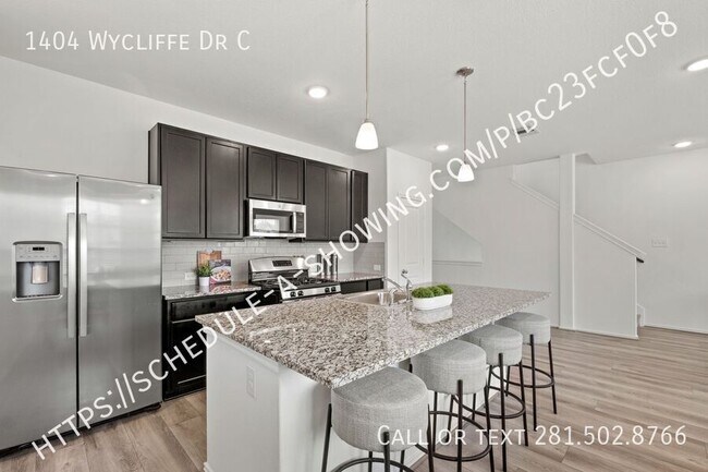 Building Photo - 1404 Wycliffe Dr