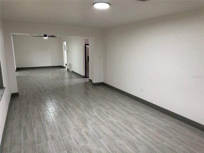 Building Photo - 1800 Demastus Ln