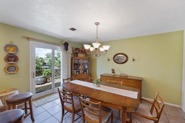 Building Photo - 3615 Horacio Ct NE