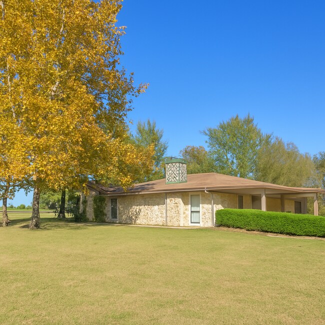 Building Photo - 953 Co Rd 2774