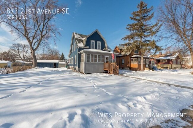 Building Photo - Incredible 5 bed 3 Bath in SE MPLS availab...