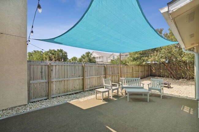 Building Photo - 5807 Sunset Ave