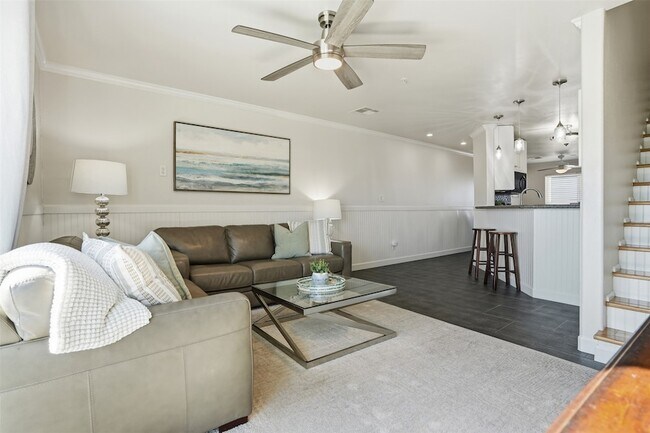 Building Photo - 9520 Seawall Blvd