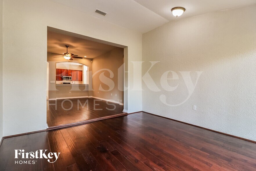Building Photo - 6201 Gannetdale Dr