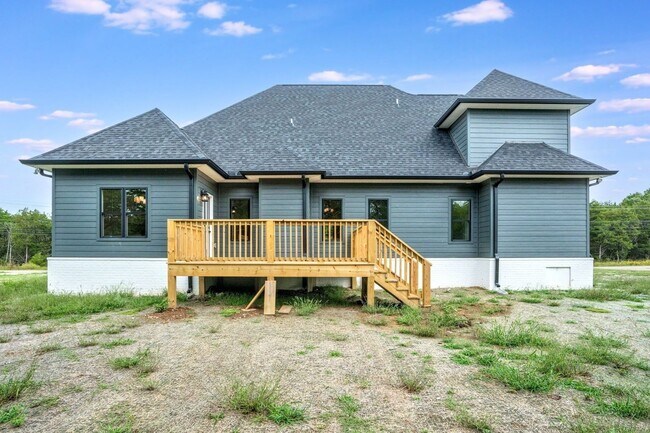 Building Photo - FOR LEASE- 4 BED 3 BATH SINGLE-FAMILY HOME IN LEBANON!