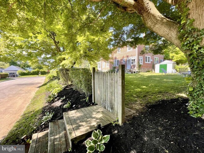 Building Photo - 217 West Ave