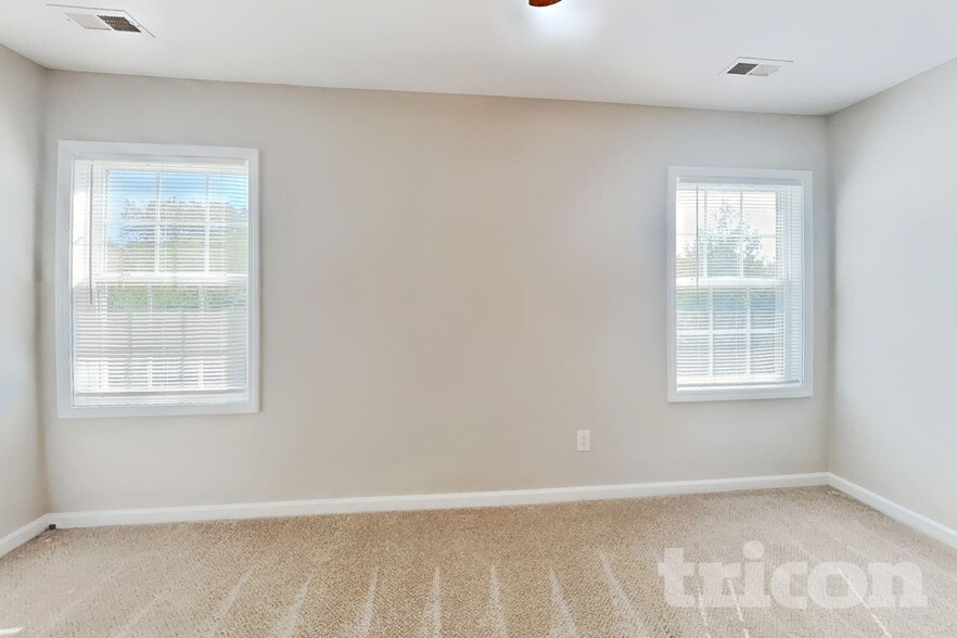 Building Photo - 30 Rowan Dr
