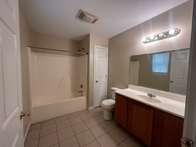 Building Photo - 5565 Banyan Trace Dr