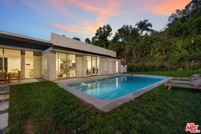 Building Photo - 1836 Loma Vista Dr