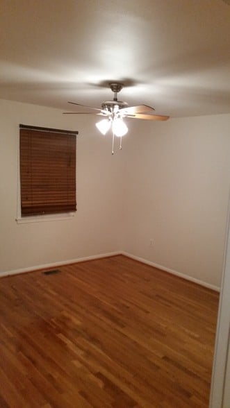 Large Bedrooms with 1/2 Bath - 69 Watkins Park Dr