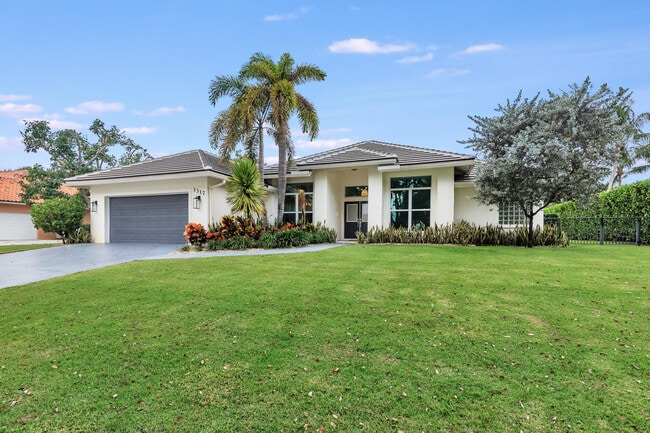 Building Photo - 3317 Embassy Dr