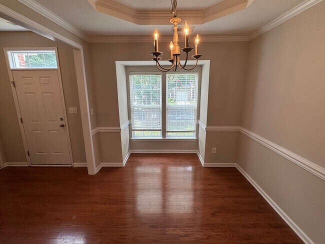 Building Photo - 152 N Arcadian Way