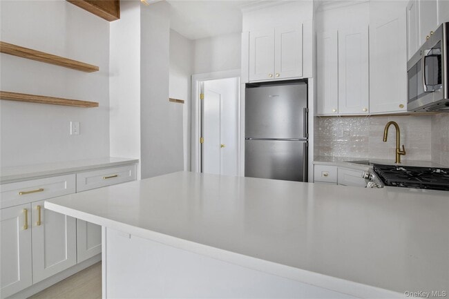 Building Photo - 46 Park Ave