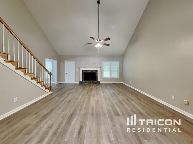 Building Photo - 220 Pepperdine Way