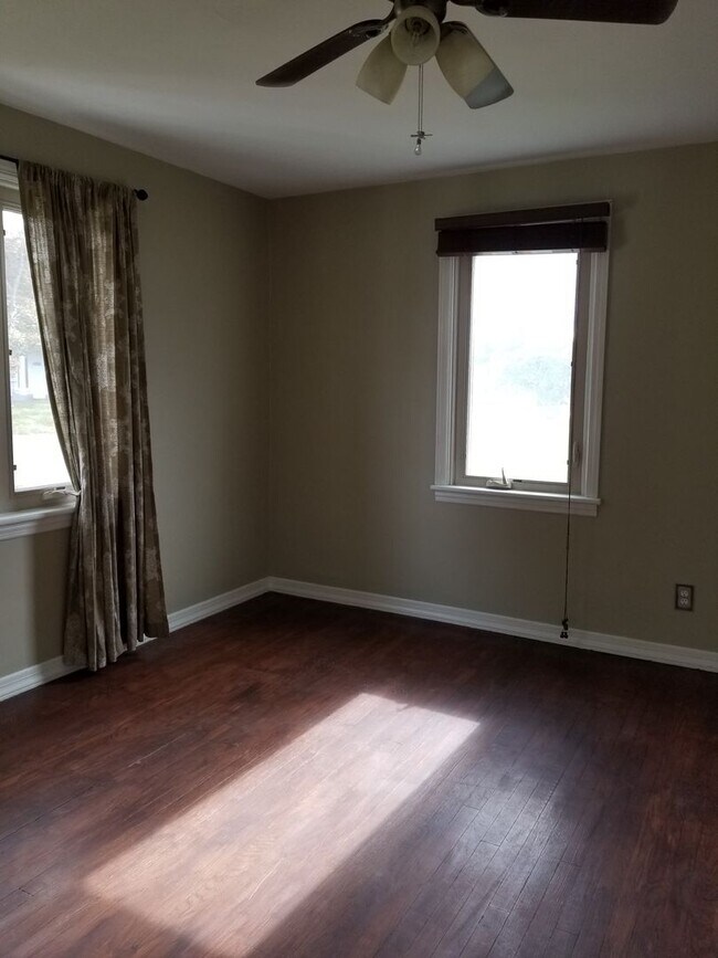 Building Photo - House East of Waynesboro