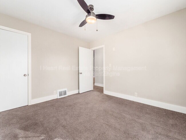 Building Photo - 1621 Sullivant Ave