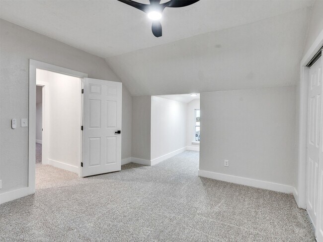 Building Photo - 7016 Delesandri Dr