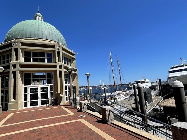 Building Photo - 10 Rowes Wharf