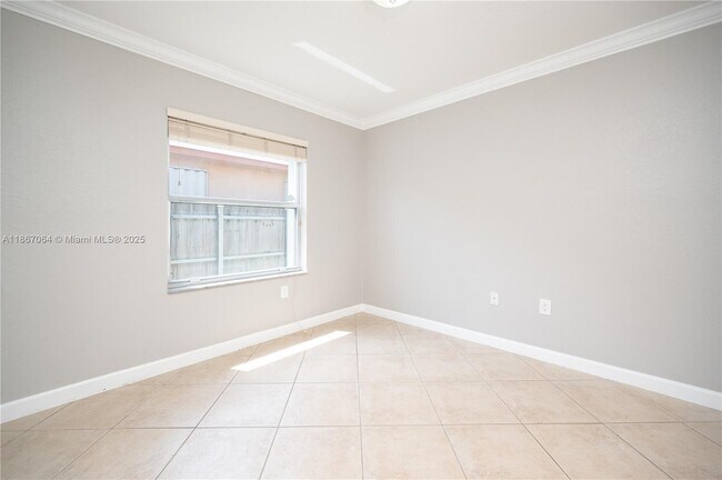 Building Photo - 10691 SW 236th Terrace