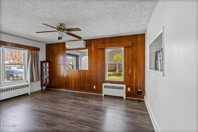 Building Photo - 234 Osborne Rd