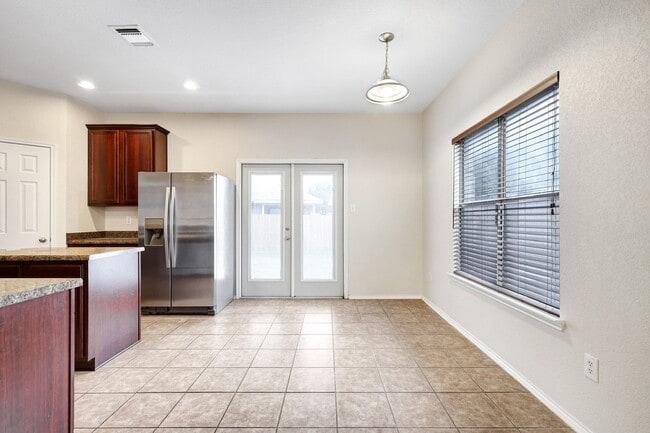 Building Photo - 10410 Weser Ln