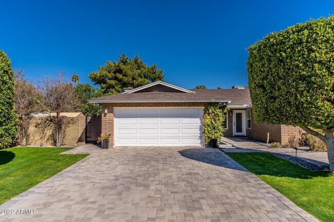 Building Photo - 6110 E Blanche Dr
