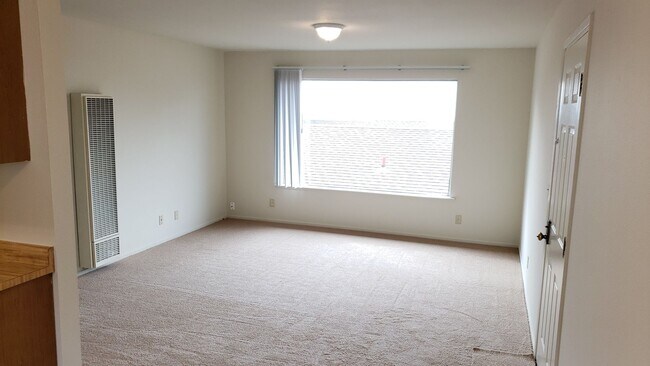 Building Photo - 5125 Panama Ave