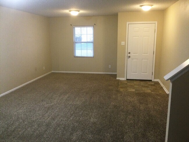 Building Photo - 1071 Highpointe Boulevard