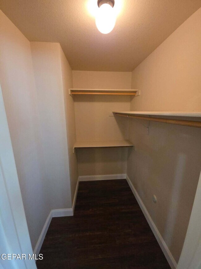 Building Photo - 12867 Hidden Grove Dr