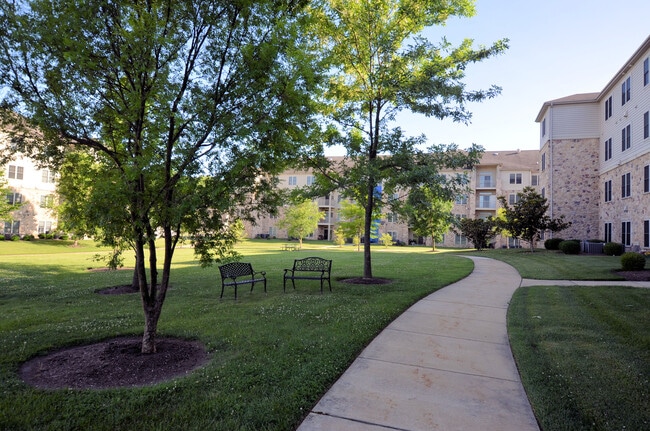 Building Photo - 3000 Fountainview Cir