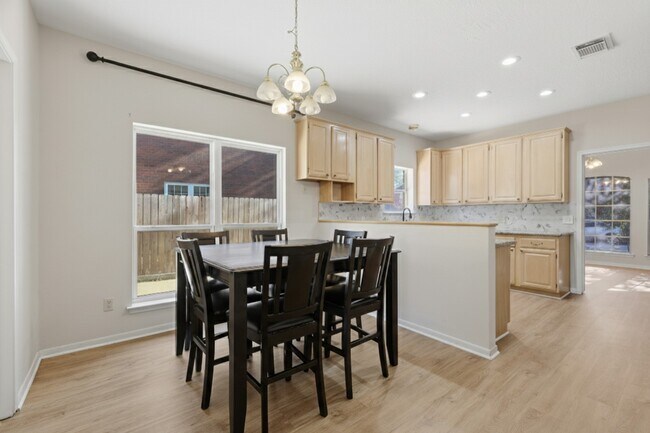 Building Photo - 16322 Battlecreek Dr