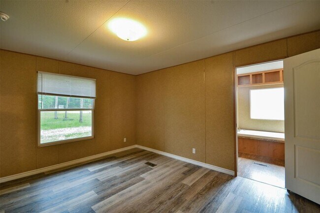 Building Photo - 136 Birchwood Dr