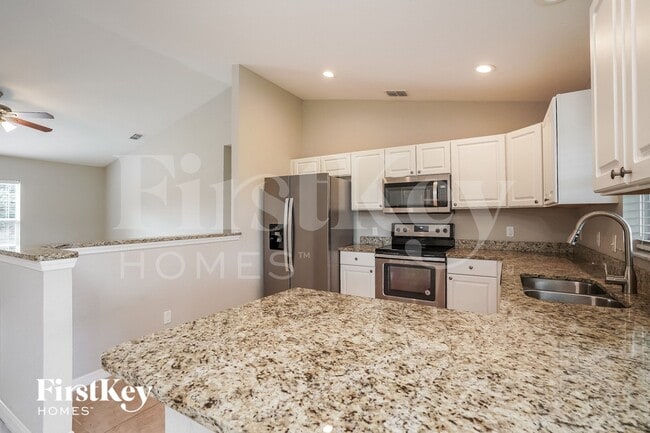 Building Photo - 12238 Helios Ave