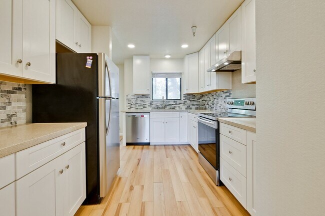 Building Photo - Condo Near Cupertino High | Updated Kitche...