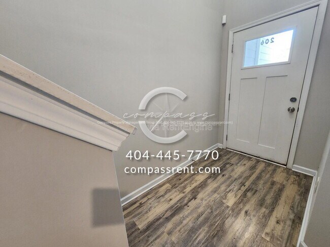 Building Photo - 206 Lyndon Wy NW