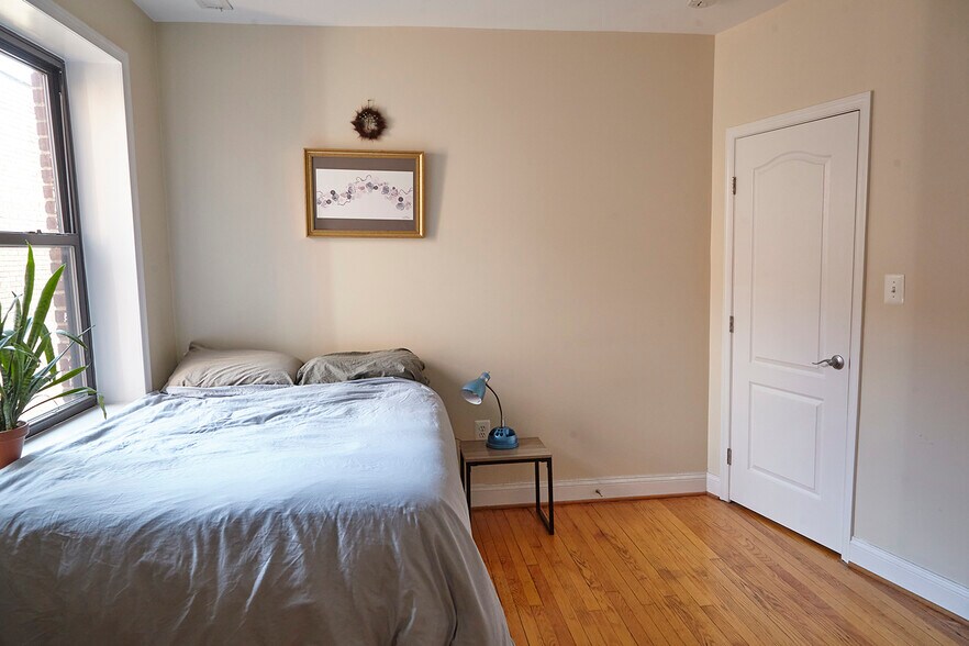 Building Photo - 5611 5th St NW