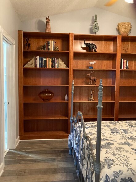 Building Photo - 4291 Hibiscus Dr