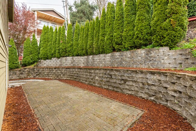 Building Photo - 351 Lind Ave NW