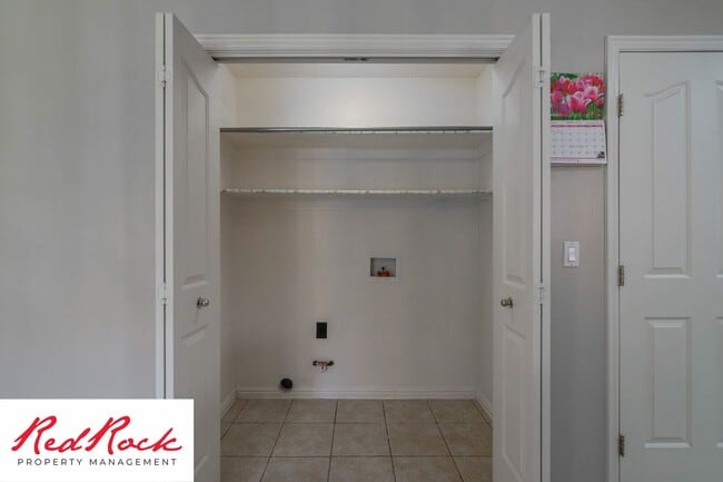 Building Photo - 3 Bed 2 Bath Home in Ivins with Views of Red Mountain