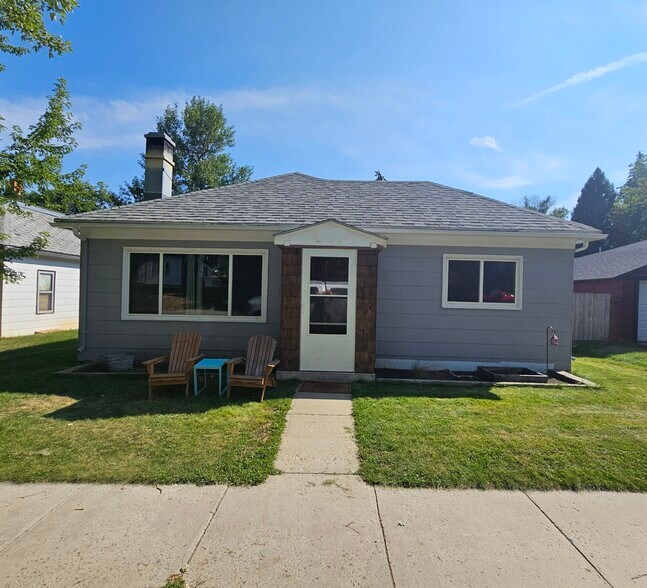 Primary Photo - 147 Thom St