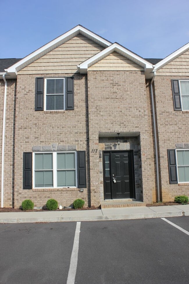 Building Photo - Cedar Point Townhouse for Rent