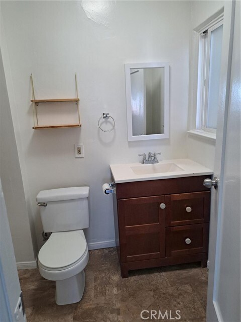 Building Photo - 3607 Crest Dr