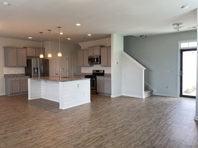 Building Photo - 9691 Mosgrove Ave